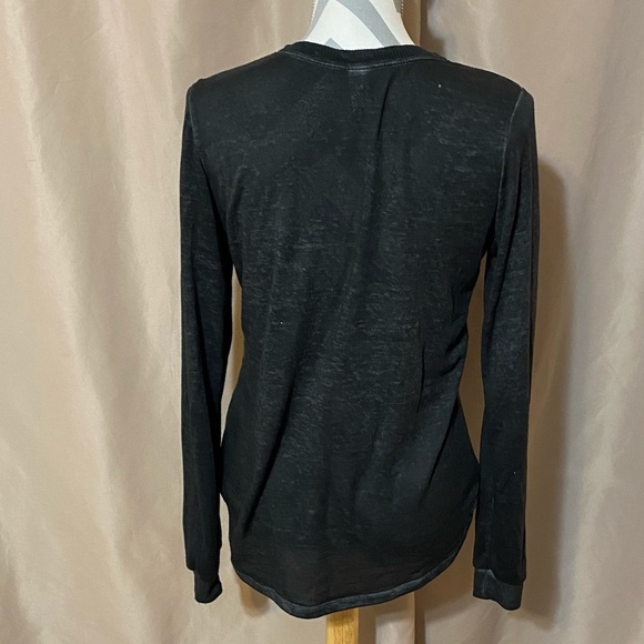 No Boundaries Med (7-9) Distressed Long Sleeve Top - Picture 4 of 6